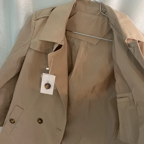 Trenchcoat - Picture 7 of 7